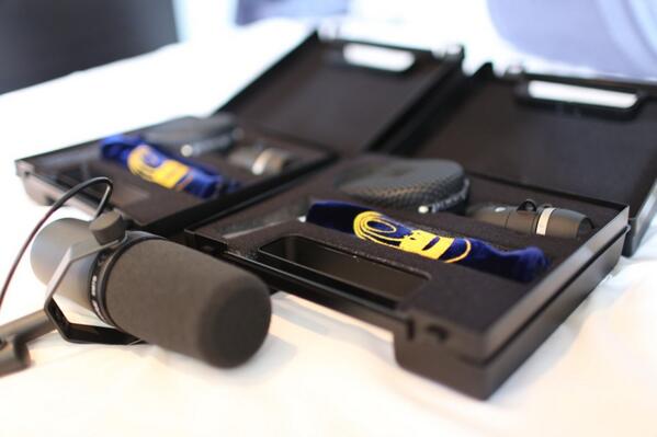 matttimms_'s tweet image. Hi-5 to @Studioxchange for my new mics! #Coles4038 #SM7B