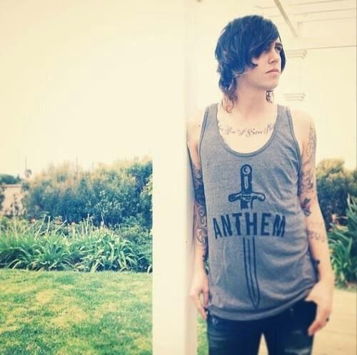 Sierra_Hail02's tweet photo. Man Crush Wenesday !! ;* <3 @Kellinquinn http://t.co/L3oowtVtNE