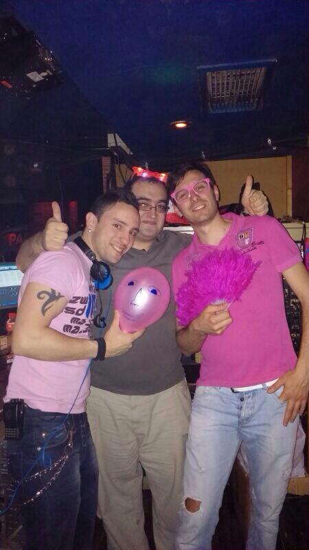 paradiselaudio's tweet photo. Menudos 3 😂😂@ENEKOPARADISE @Dj_Jordi_k @DJKikeDiaz buen ambiente en #laudio  este sábado jugamos a la ruleta http://t.co/SQDHxmTOa6