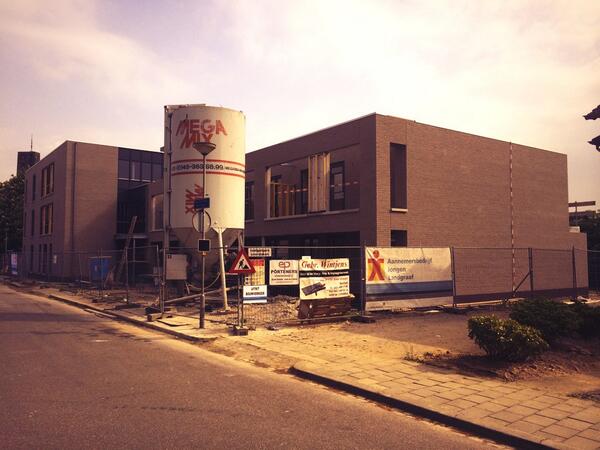 bobjongen's tweet image. @PlusWonen in @Meerssen voor @WonenMeerssen ! De steigers zijn weg, nu nog de 15 appartementen afwerken! @JongenBouw