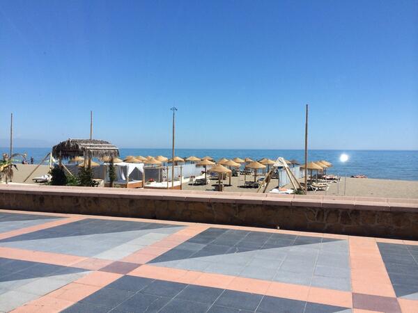 AndrewabaA's tweet photo. Malaga on hols. This is how it should be! http://t.co/R8YzlWmnRg