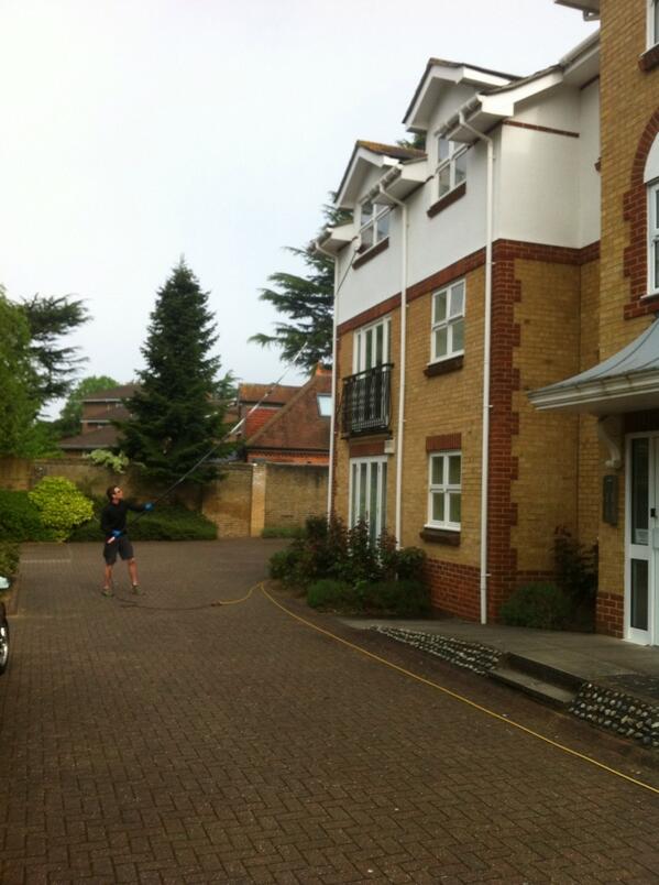ClearvueWLondon's tweet image. Cleaning a new #commercial contract in #teddington this morning. Perfect weather for #windowcleaning