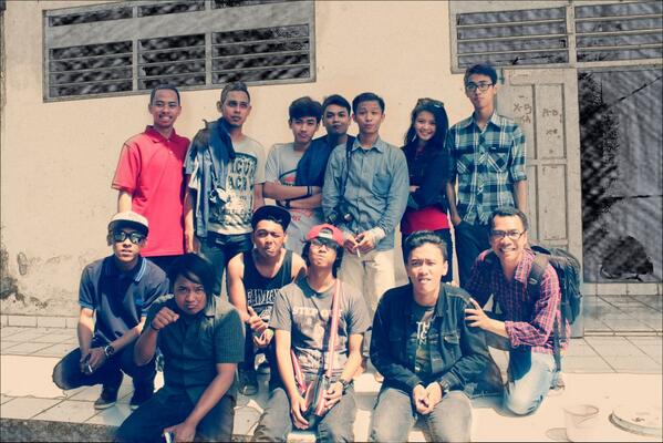 Thanks to <a href="/Coffee_Radio/">CoffeeRadio</a> @4_divi_8 <a href="/FerriRamadhanH/">deliFerri</a> @vian_juky <a href="/dhonny_JP/">Aku Siapa?</a> <a href="/HELLO_MY_HUNNY/">HMH!</a> <a href="/IQ_Rendah/">Ichsan Badut Ganteng</a> @masbay707 #hmh  vi