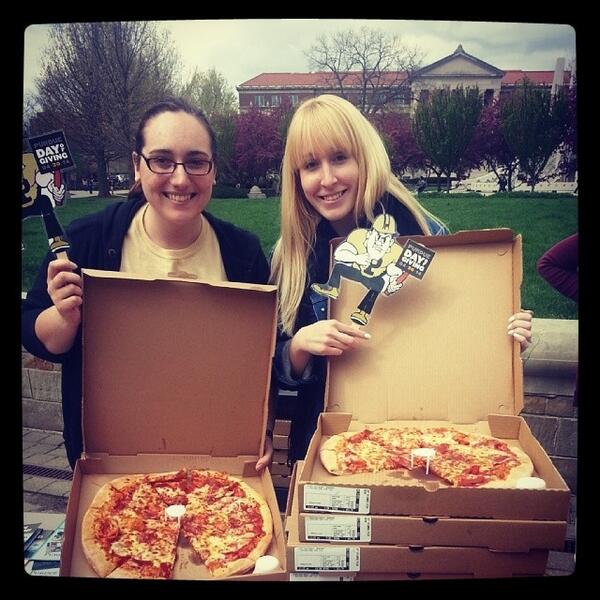 PurdueEngineers's tweet photo. Come get some #freepizza @PUProPractice in front of MSEE #PurdueDayofGiving http://t.co/6q68DmAHsx