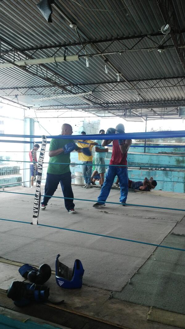 InmortalP's tweet image. En trabajo los muchachos