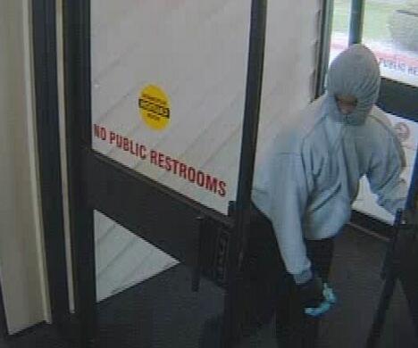 WOWT6News's tweet photo. 3 suspects #robbedabank at 90/Maple & assaulted 2 employees. Recognize? http://t.co/rIQHXWRQ4K #wowt http://t.co/Njhu0xYUYz