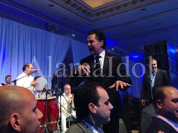 RaghebAlamaNews's tweet photo. سعادة #السفير #السوبرستار #راغب_علامة يحيى حفل زفاف أسطوري بـ أحد الفنادق الكبرى بـ #الإسكندرية الخميس الماضي
#Pic53 http://t.co/riV3NTmo0o