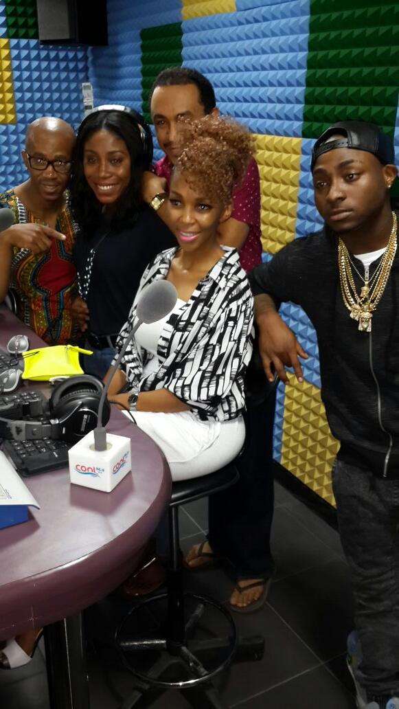 davido's tweet photo. Live on @CoolFMNigeria with @MafikizoloSA premiering#Tchelete with @Freeze_Coolfm @freelive http://t.co/0sKZ2tmFnO