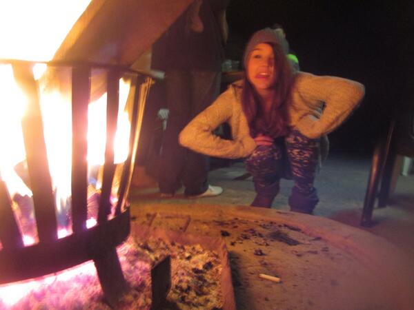 ColaBums's tweet image. Idk, why...but Beer Pong bonfire