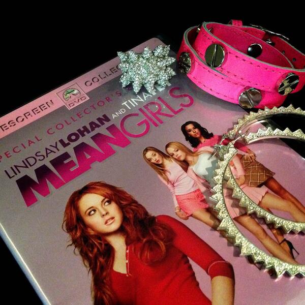 CCSKYE's tweet photo. Jewelry 4 the girl whose dad invented #toasterstrudel… #ccskye #MeanGirls10thAnniversary #wcw http://t.co/9XHmpa7iRd http://t.co/K8PSfpRVDw