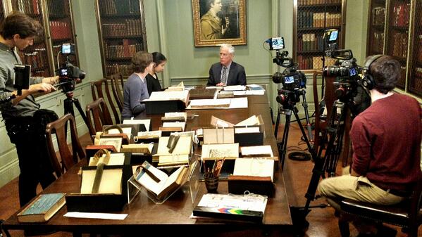 bookhistoryX's tweet photo. Robert Darnton, University Professor &amp; University Librarian at @Harvard, teaching about paper @HoughtonLib http://t.co/CsfHDFV2AD