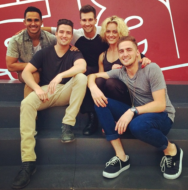 cambio's tweet photo. This picture makes us happy! More @BigTimeRush love here: http://t.co/hZdwHanhgI http://t.co/awnrNSC06r