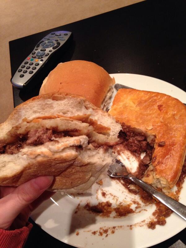 claire_edgar's tweet photo. @ColdCoffee_  steak pie on a roll... Ooohhh yehhhh!!! http://t.co/jfvhSRV2cC