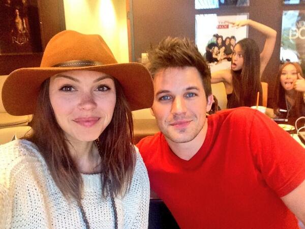TeamRomery's tweet photo. RT if you are Team Romery! #Starcrossed http://t.co/nRVE3jOvPZ