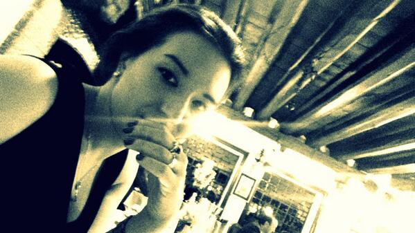 LilyMatorin's tweet image. Enjoying a nice dinner #funandfearless