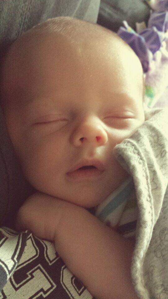 KaylaGettelman's tweet photo. Hello my sweet boy ♡ xoxo http://t.co/YtRS1MwDUK