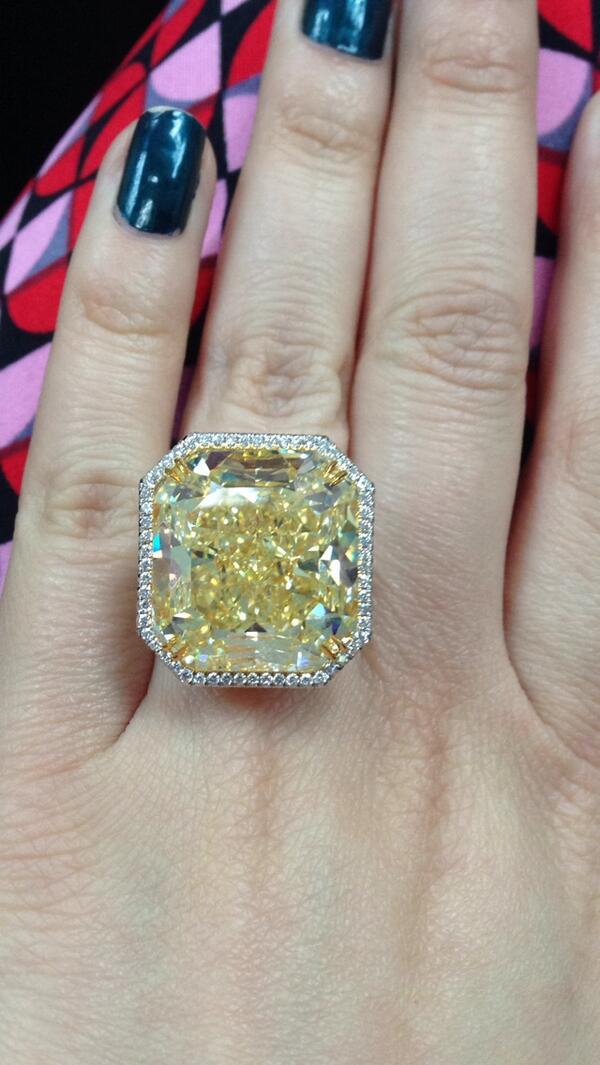 “@Diamond_Envy: Big and bold! A 36 ct yellow diamond ;) @StyleCaster @carbonandhyde @princesslondn ”IncredibleSize..