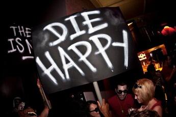 PartyDecadence's tweet photo. Die Happy http://t.co/Cre03A26rH