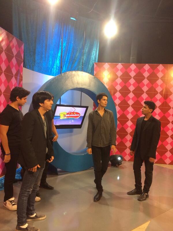 lizgarciaville's tweet photo. @DanceBeatCrew ya vamos a empezar chicos http://t.co/h5FVaeUFcF