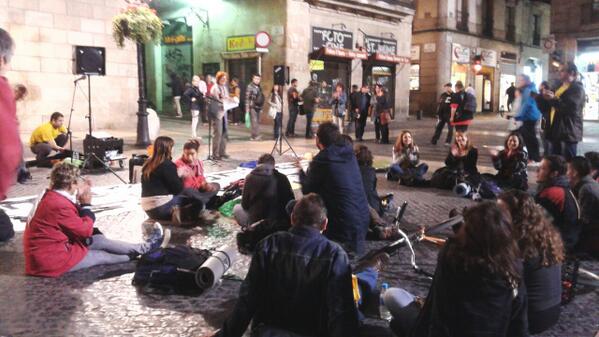 AVVBarriGotic's tweet image. #AcampadaInterina a Plaça Sant Jaume per a la #DignitatDocent. Tot el suport!