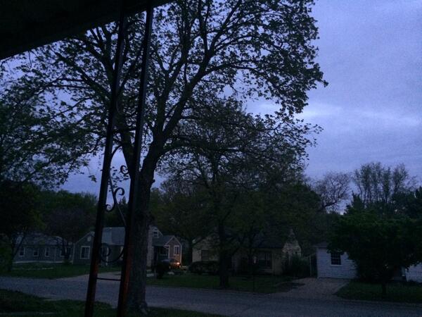 xoxomcnally's tweet image. Oh just enjoying a lovely evening being locked out of my house, any and all visitors are welcomed! #cozythoughts