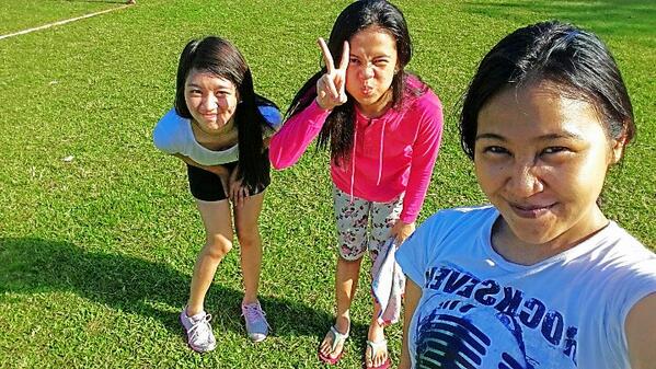 SektDebora's tweet photo. @sellywungow @Wanda_Patrycia  @nessapalilingan http://t.co/4SnCIUHIQJ