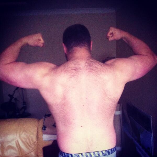 6monthtransform's tweet image. My first ever pic of my back, pleasantly surprised #gym #backday #deadlifts #Gains #muscle #doyouevenlift #lift