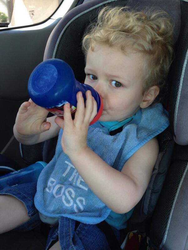 globalraw's tweet image. "Baby Raw" beating the heat with this acai, coconut smoothie! #rawbabies #wheatgrasssmoothies