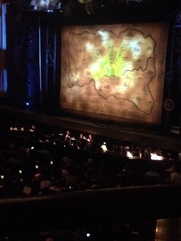 lilhuddle4's tweet photo. Seats for wicked 😁 show timeee🕖 http://t.co/pEtxkD2b8l