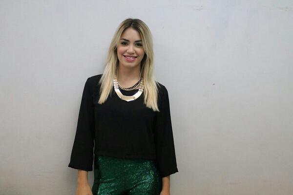 EternoCombate's tweet photo. Un RT por Lali Esposito <3
#LaliEnCombate #LaliEspositoEsBacan @Combate_ATV
#CombateNoticias RT http://t.co/M7Gcd0Eb52