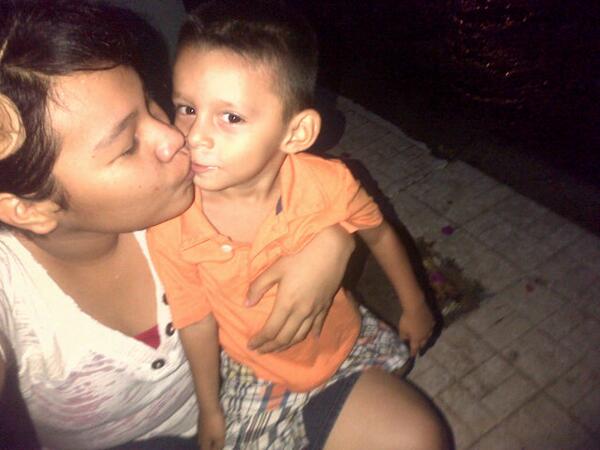 AnaHernandez99's tweet photo. Nuevamente con mi niño hermoso http://t.co/blhclH3fbP