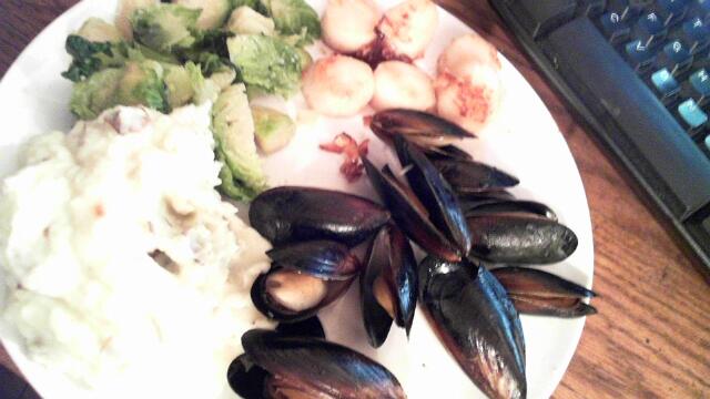 took the day off just wasnt feelin it, but im certainly feelin my dinner http://t.co/WqTbHSUyVQ