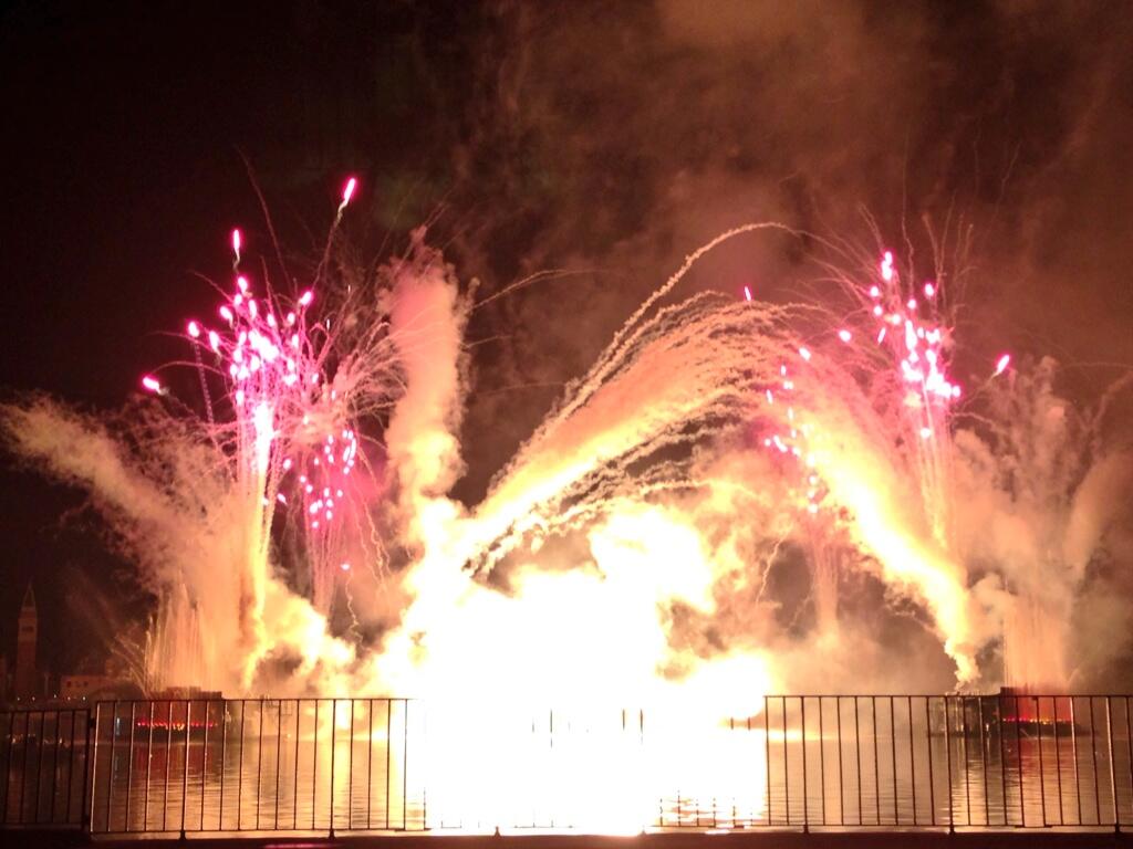 BmgwzmoIQAAuq_z.jpg:large