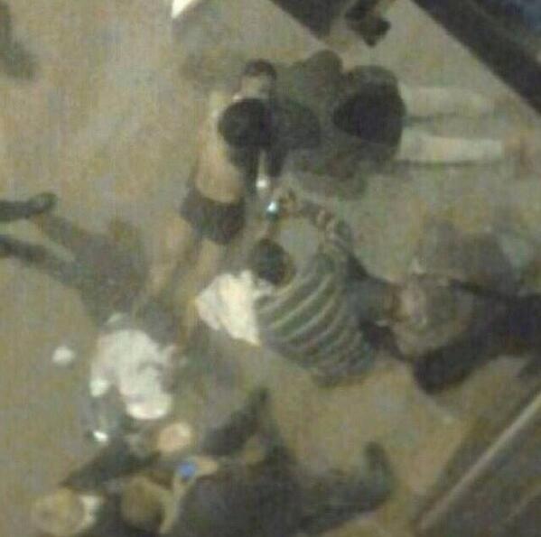 Rochelyalone's tweet photo. El Cuerpo Sin Vida de #MonkeyBlack  #R.I.P #MonkeyMegadivo http://t.co/t6ZwRE599w