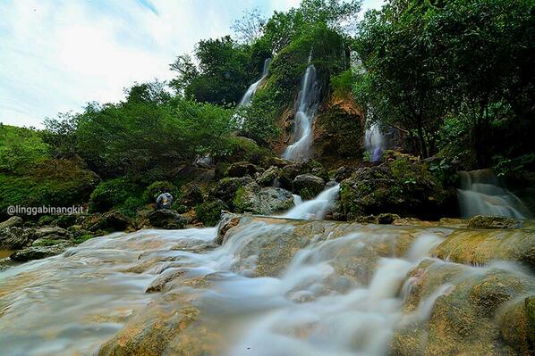 JogjaUpdate's tweet photo. #jogja @linggabinangkit:   air terjun sri gethuk, gunungkidul  http://t.co/O4xC3jmqrZ