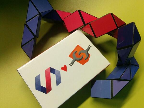 zenorocha's tweet image. #SFHTML5 totally loved this @polymer toy 😎