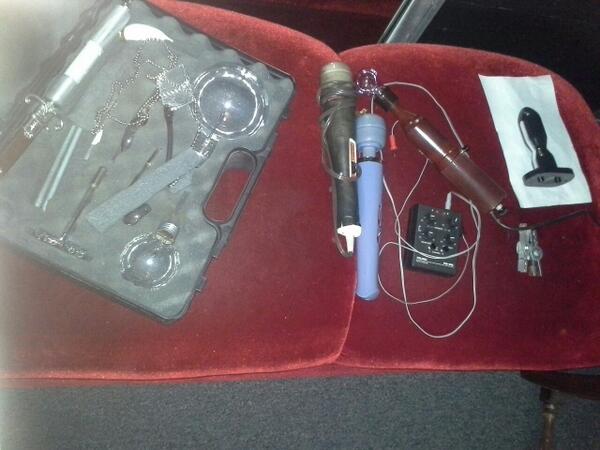 PixiLuster's tweet photo. Live and electrified with @mistresscyan ! Violet wand, tens units, and insertables. O my! @kinklive http://t.co/gufqmzA6EI