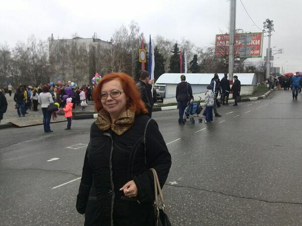 Недавно назначенная семейным министром Ольга Желтова пришла на #Первомай в одиночестве и стесняется нашего объектива