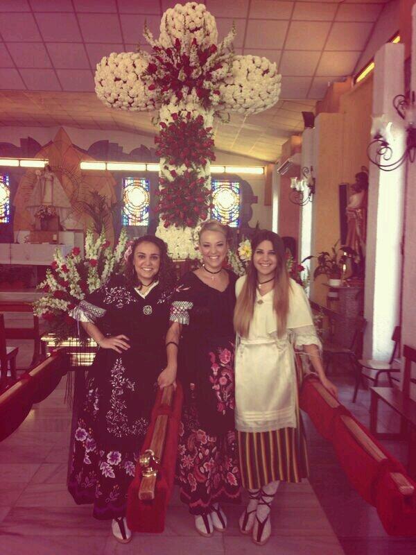 EncarniHdz's tweet photo. Romería de la Cruz. Torrealta 2014 @Mireiafernandz #marian http://t.co/wRhFYT82Sh