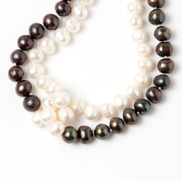 GemilliStylist's tweet photo. Thursday's #GemilliJewelrySneakPeek is a black and white layered #Pearl #Necklace. https://t.co/8pk11PFK0y http://t.co/wd8pMl5rhT
