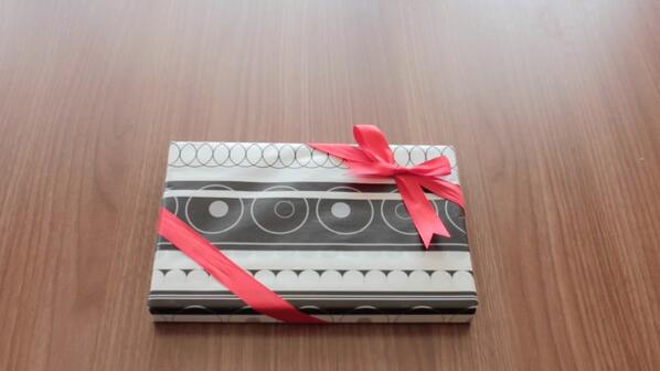 13zalo13's tweet photo. "@Empaquetando: En 2 minutos aprendes a hacer este lazo tan chulo, ¡no exagero! http://t.co/T8mplNIMzH http://t.co/LRx0aBNEaL" @paty_ev