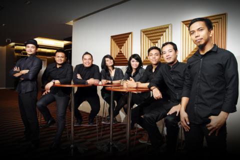 deasygading's tweet photo. Jia You "Swaragading". #loungeThePremierePekanbaru cc @rizdkygusti @gadingpekerjaev http://t.co/BMXLOPCabl