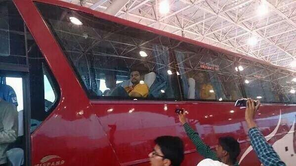 sureshrainaarmy's tweet photo. One more pic of @ImRaina . Sitting in the bus. 😊😃 #CskPower http://t.co/X7T2ujQc5x