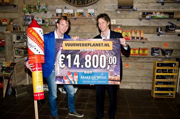 Weer een mooi bedrag opgehaald voor Make A Wish Nederland met onze beroemde wenspijlen! #vuurwerk #positief