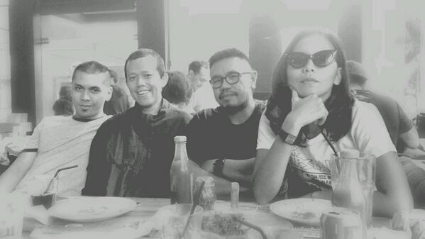 Happy b'day guys!! RT <a href="/BITE_BITE/">BITE!</a>: Happy 6th anniversary. #MayDay2014 <a href="/alex_kaunang/">alexander kaunang</a> <a href="/Andi_Hans/">Andi Sabarudin</a> <a href="/iamfebri/">FebriJoko</a> @tentrabeck