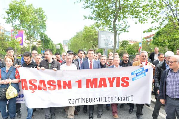 M_Sarigul's tweet photo. Beşiktaş'a yürüyoruz. http://t.co/FYAobCBFdi