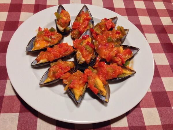 Mejillones con salsa especial de la casa!!