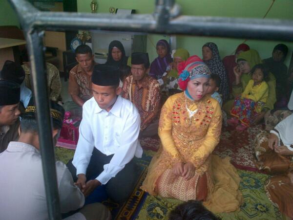 AdriAlGhifary's tweet photo. Moment di hri senin... http://t.co/oRjBBB9sq5