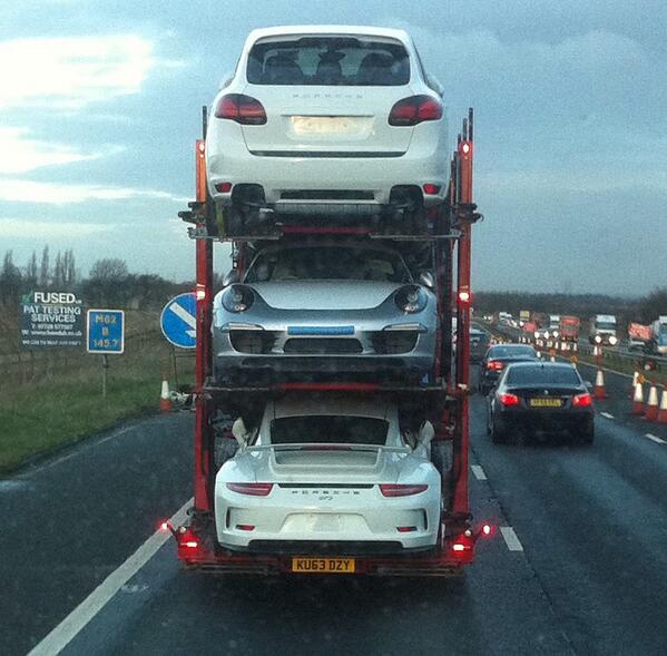 Porsche anyone ? 🚗💨💨