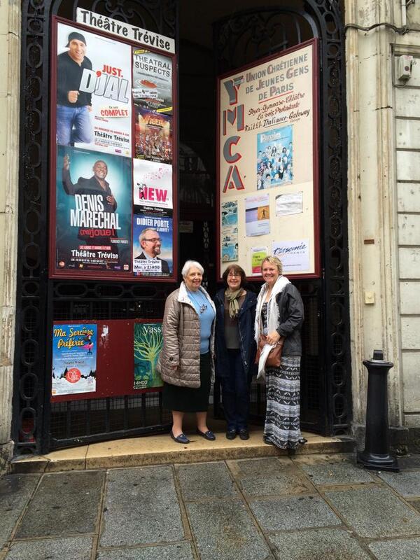 Outside YMCA Paris with the lovely ladies of the YMCA! #empoweringyoungpeople #ymca #ymcawales #ymcafrance